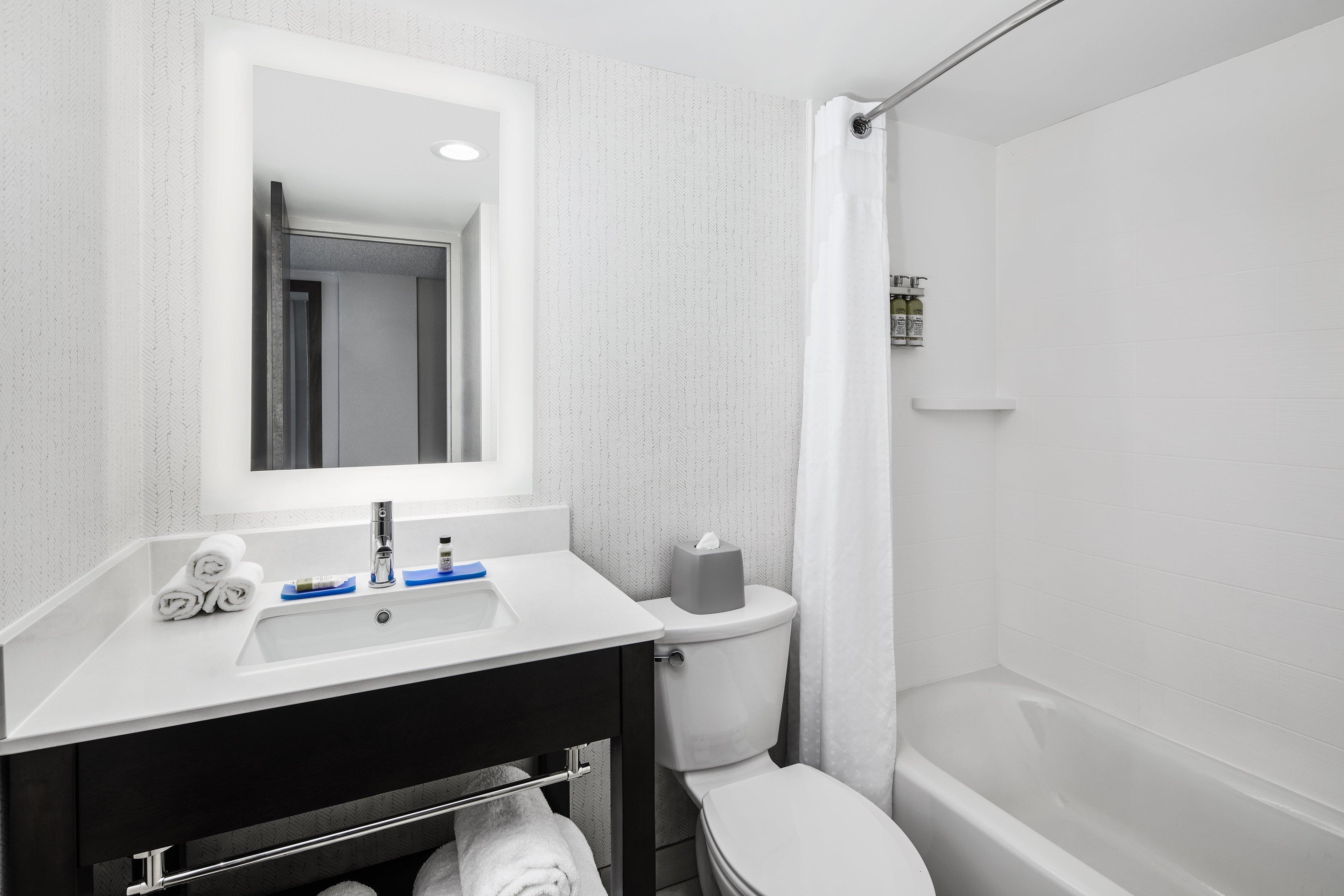 Holiday Inn Express Richmond - Midtown By Ihg Bagian luar foto