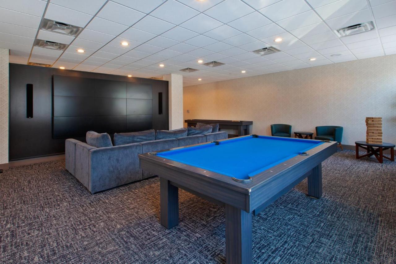 Holiday Inn Express Richmond - Midtown By Ihg Bagian luar foto