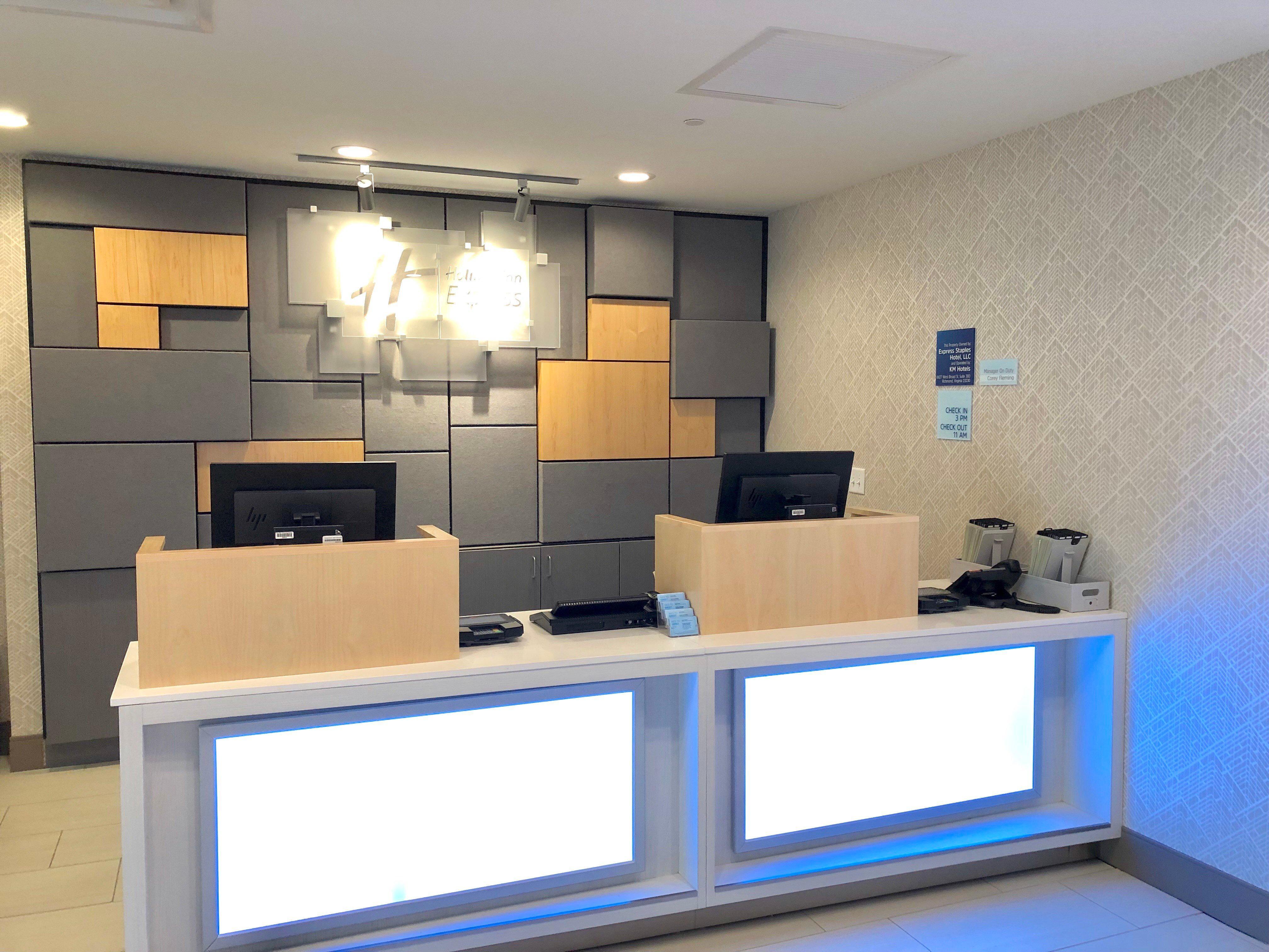 Holiday Inn Express Richmond - Midtown By Ihg Bagian luar foto