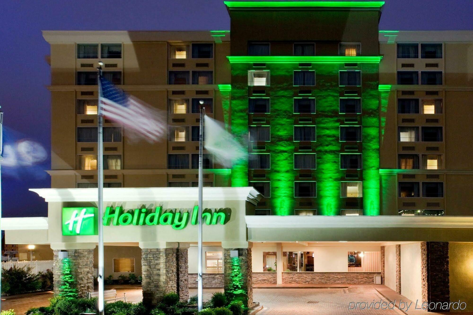 Holiday Inn Express Richmond - Midtown By Ihg Bagian luar foto